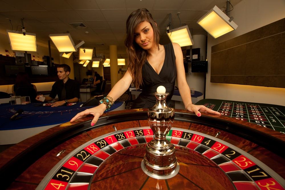 roulette-casino-dealer